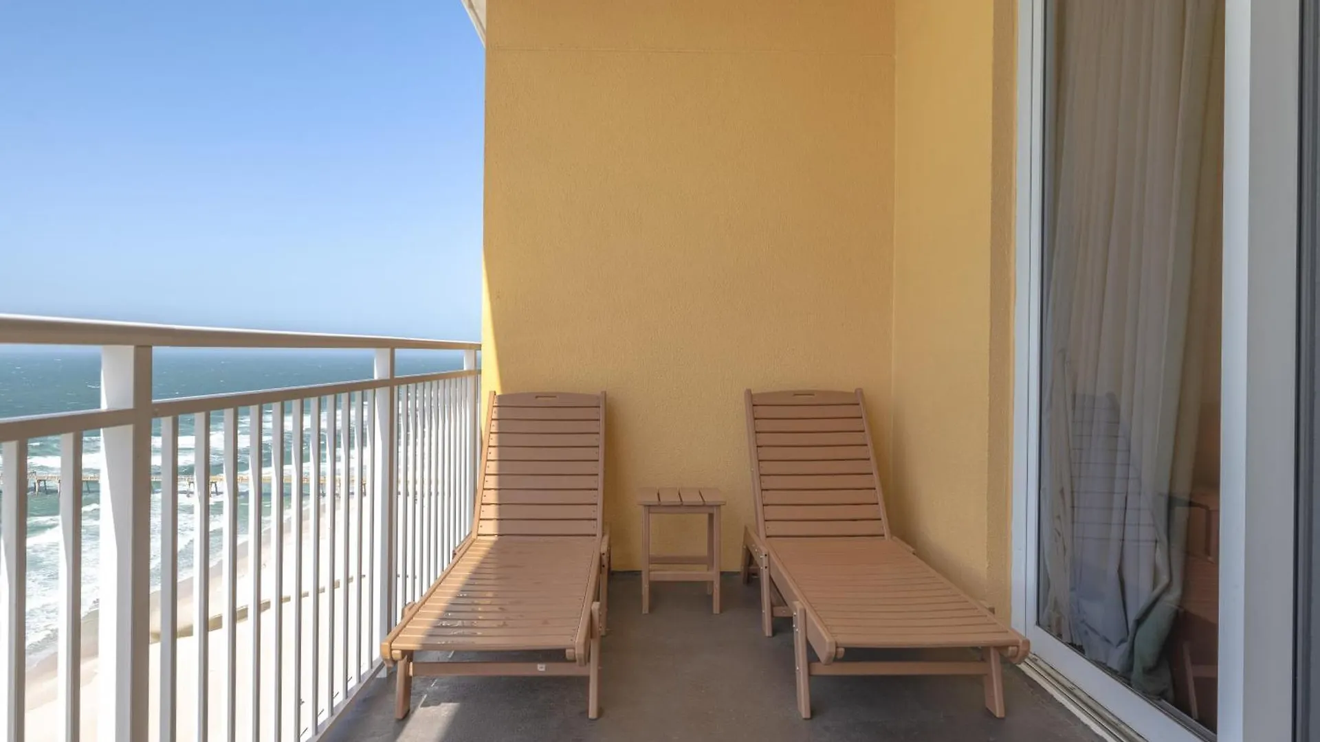 Daire Beachfront Stunning View 100 Ft Long Swimming Pool Panama City Beach
