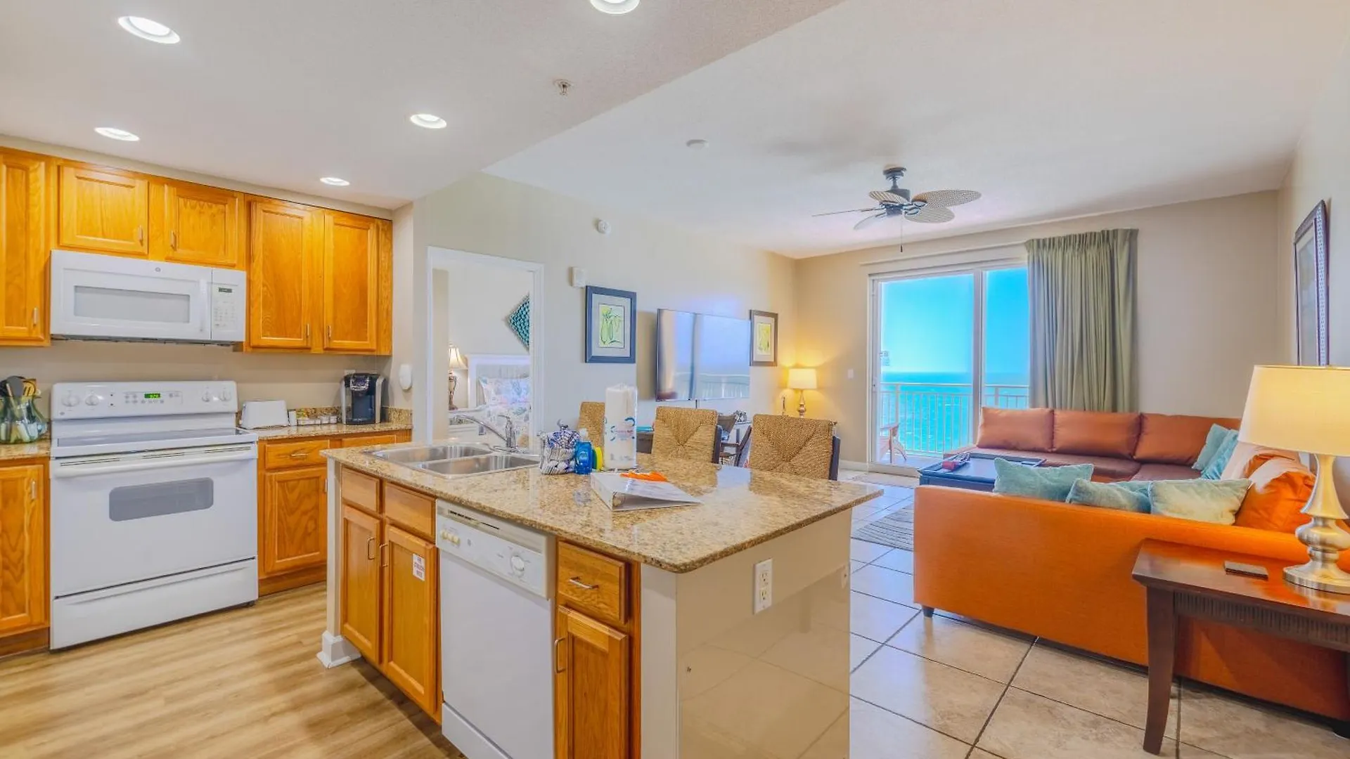Daire Beachfront Stunning View 100 Ft Long Swimming Pool Panama City Beach